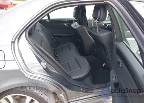 2016 Mercedes-Benz E 350 z USA, uszkodzony, nr VIN WDDHF5KB2GB234657